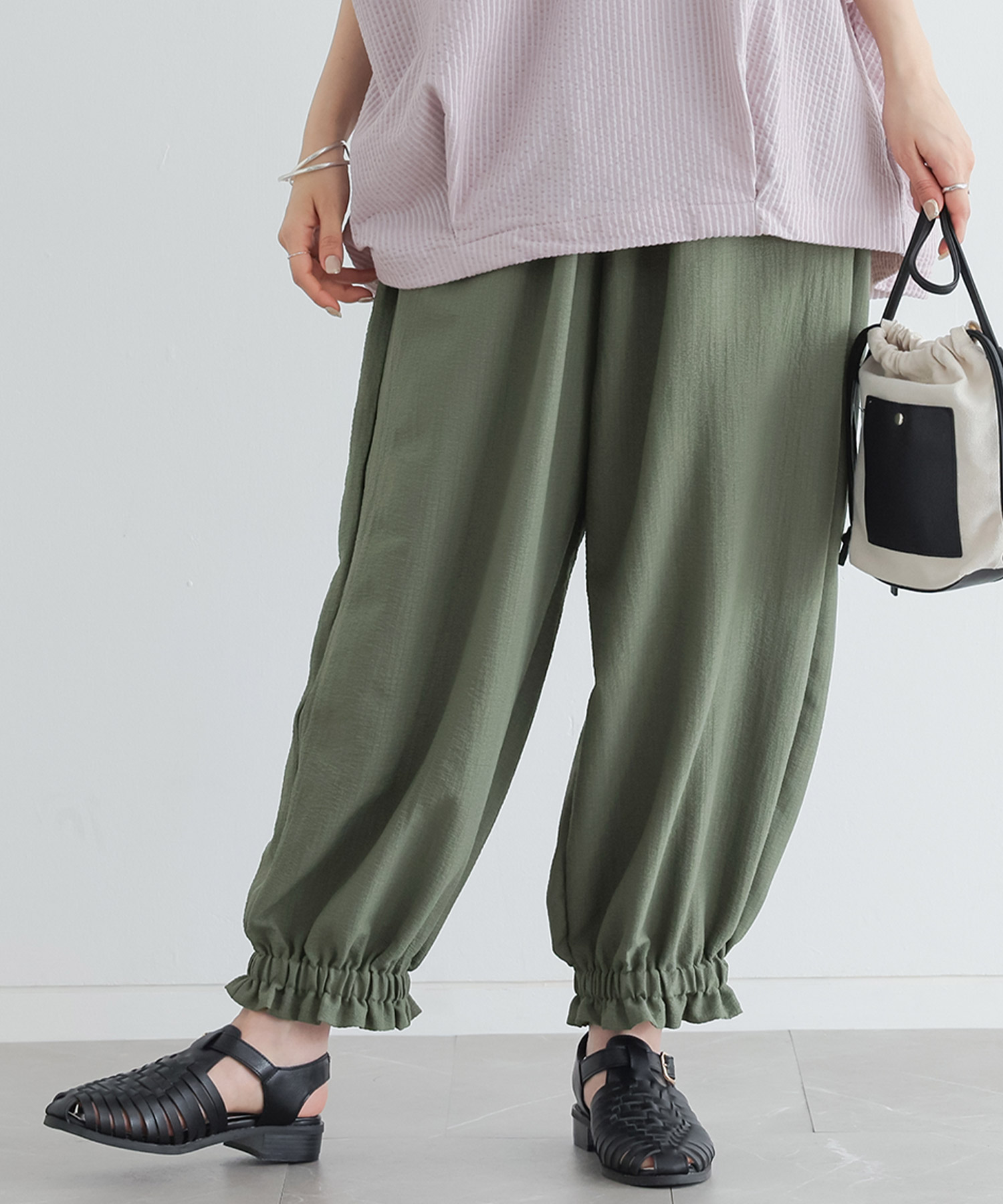 パンツ レディース 夏 春 ボトムス ロング ワイド コクーンパンツ ペチパンツ シャーリング ギャザー 裾ゴム 楽ちん ゆったり 体型カバー 「メール便可」「10」 | osharewalker | 02