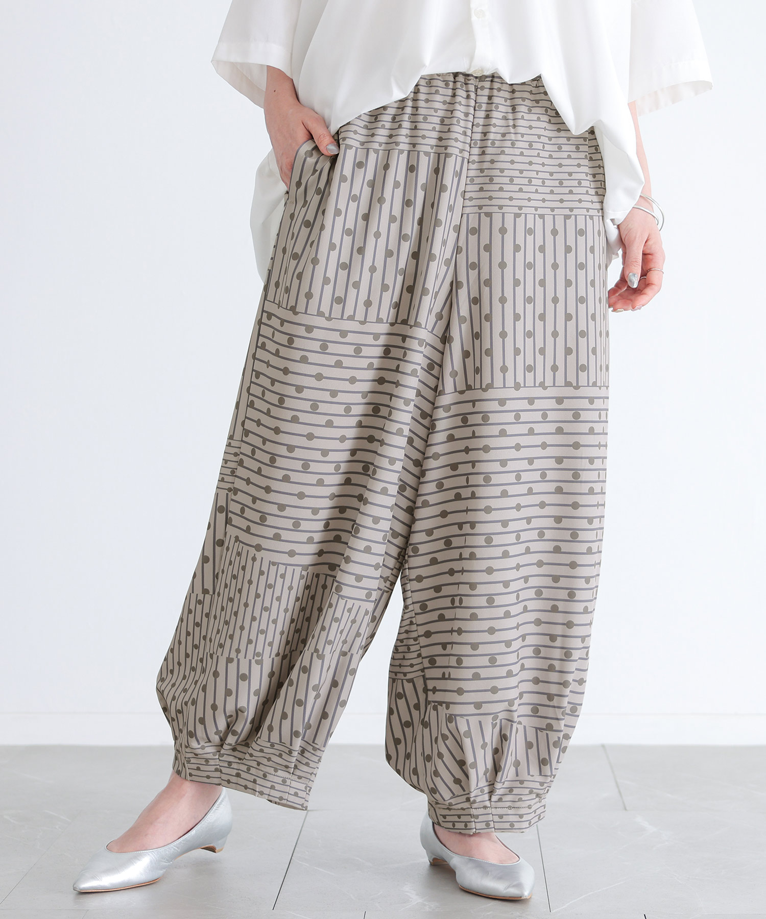 パンツ レディース 夏 春 ボトムス 柄パンツ プリント ワイド コクーン パッチワーク風 総柄 ドット柄 薄手 イージーパンツ ゆったり「メール便可」「10」 | osharewalker | 01