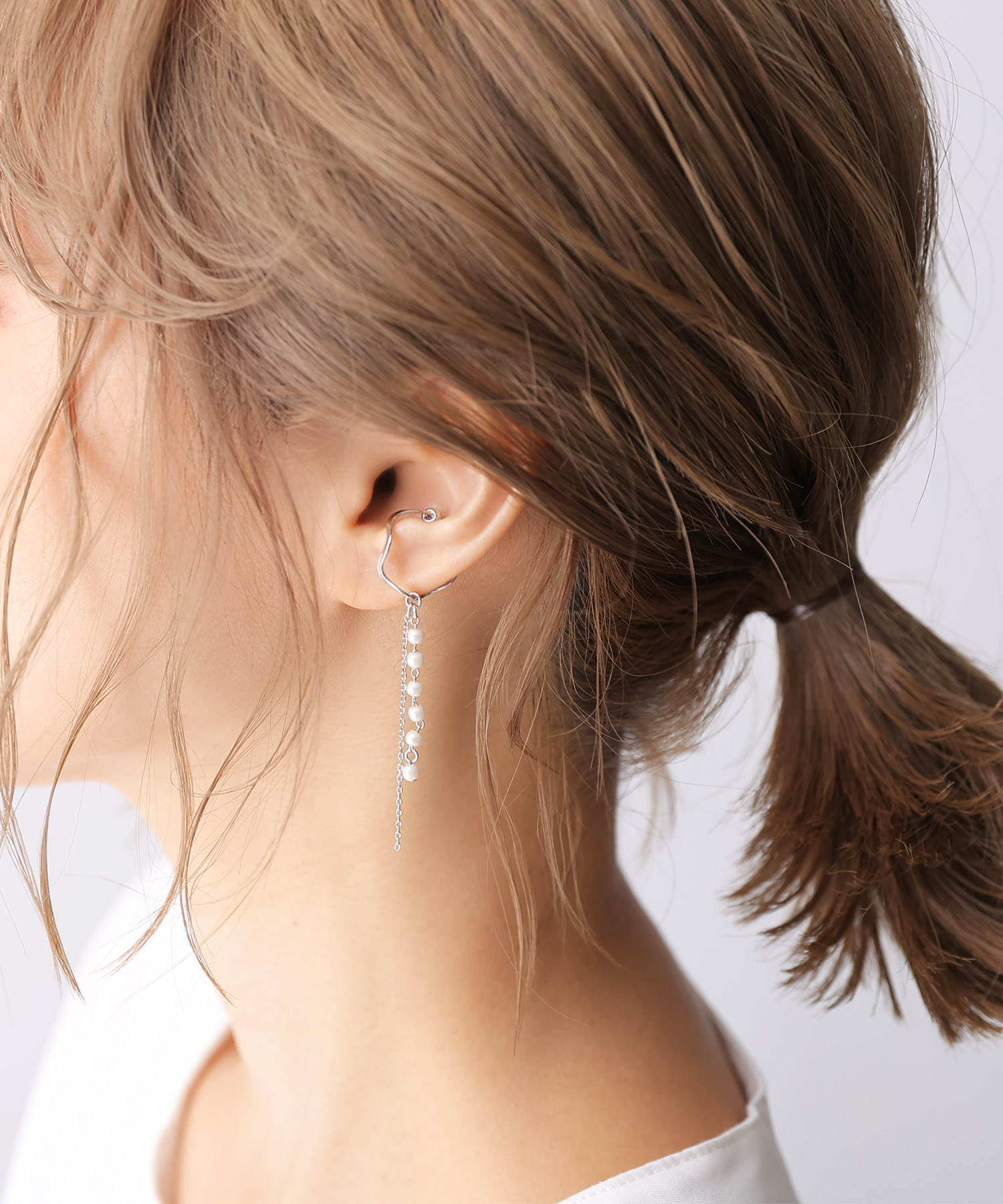 トレンド!編み込みイヤ-カフ【leah alexandra】BRAIDED EAR CUFF 4207627-2.jpg