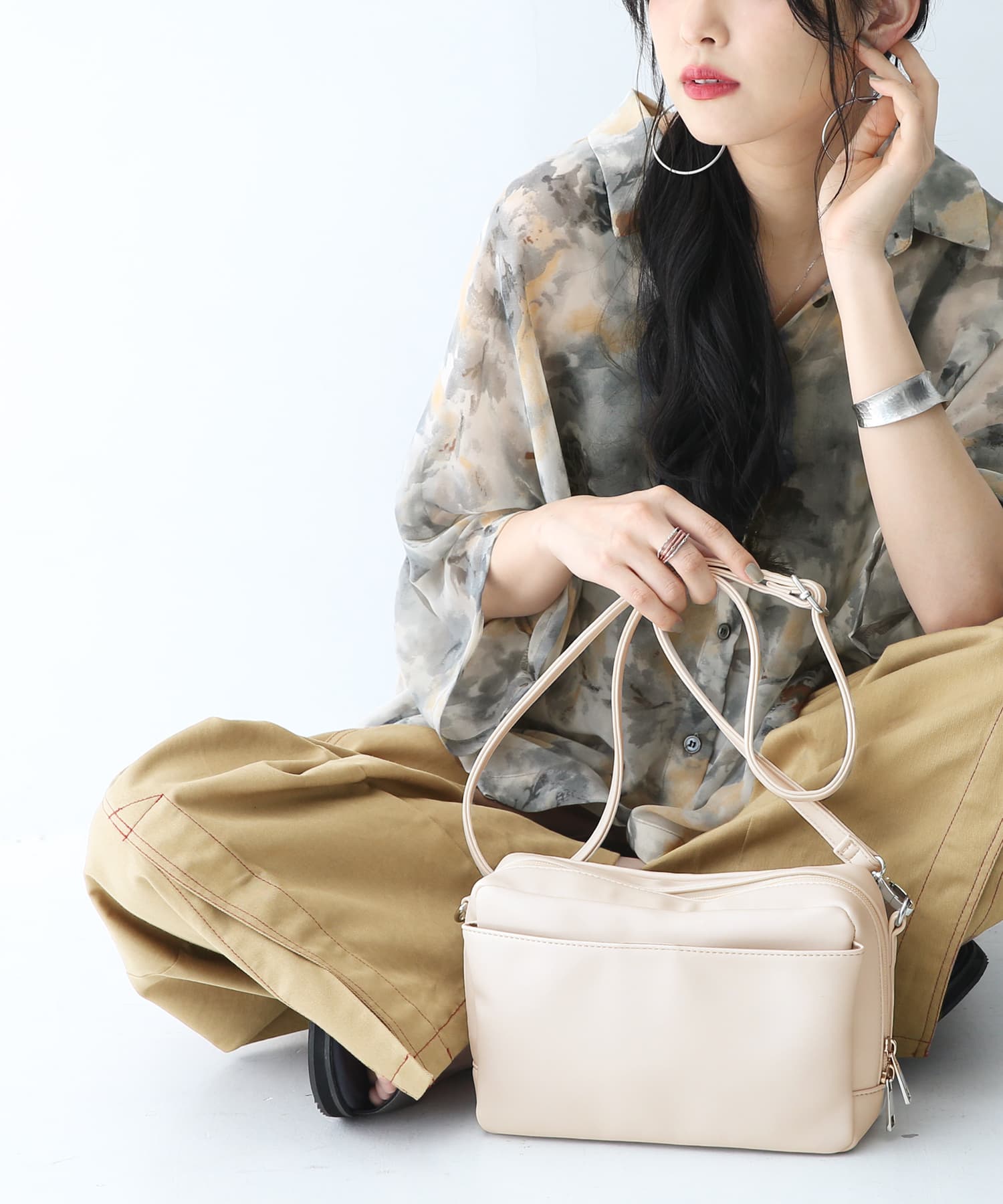 OVHEE Minette Shoulder Bag Rose Tan/フェイクレザー 肩掛け Designer fashion, Seoul-fully created | W Concept