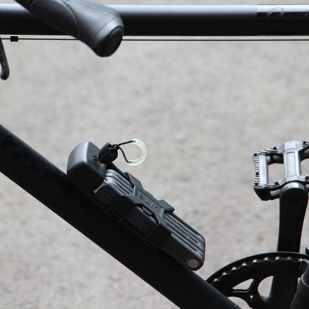 CountyComm (カウンティーコム) Maratac Zipper Pull-Hi Viz Clear glow ジッパータブ ファスナー 引き手 パーツ キーホルダー おしゃれ 紐 小 マラタック 蓄光 | ブランド登録なし | 12