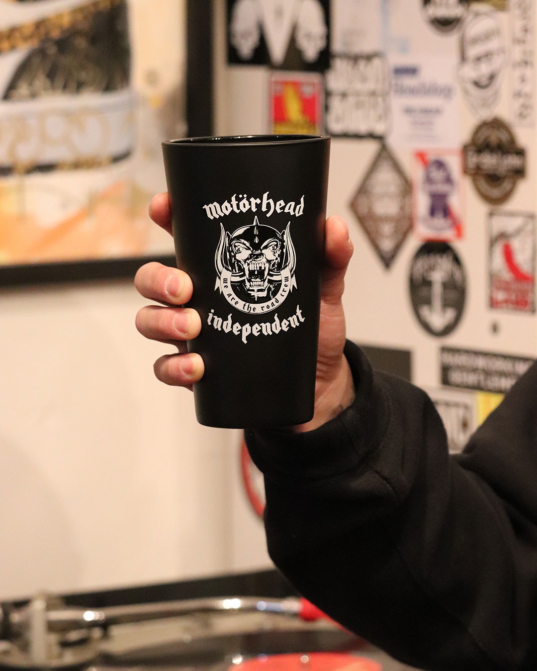 INDEPENDENT TRUCK COMPNY Motorhead x Independent Warpig Pint Glass