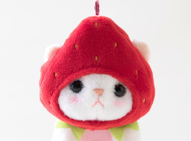 ぬいぐるみマスコット いちごコスチューム 白猫 フルーツ猫