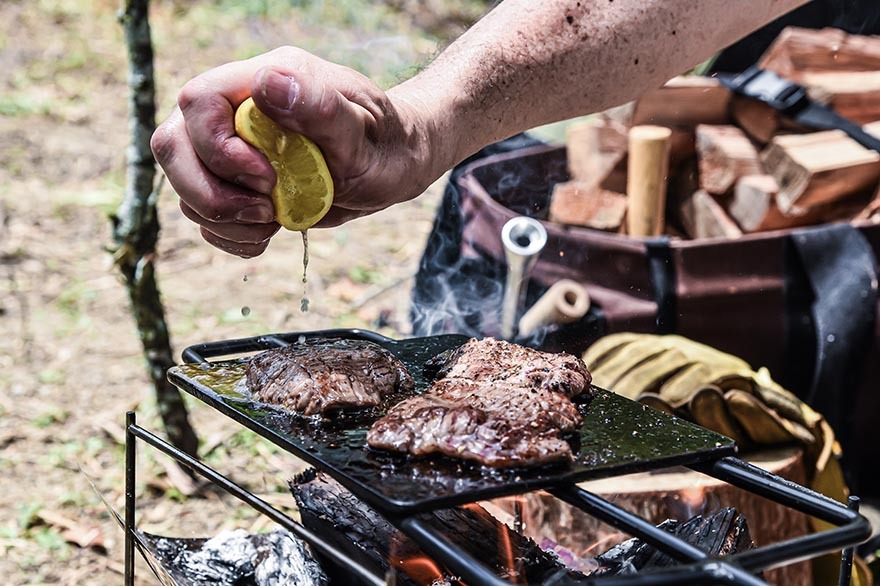 無敵の焚き火フックソロ 焚き火台 焚火 ハンガー 調理  料理 キャンプ ケトル ゴトクフック ポットハンガー ランタンハンガー アイアン アウトドア ソロキャンプ ブッシュクラフト 釣り 人気 おすすめ 無敵サバイブギア MUTEKI SURVIVEGEAR ワンポール 鉄筋 たきび 焚き火ハンガー
