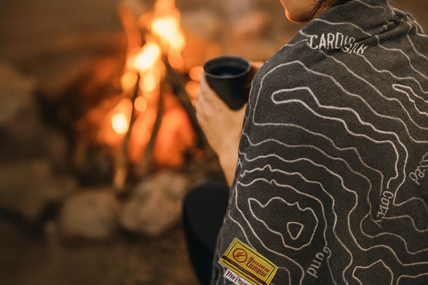 オレゴニアンキャンパー キャンプ毛布 難燃 焚き火毛布 暖か 膝掛け 肩掛け Oregonian Camper  ファイヤープルーフ ブランケット Mサイズ 毛布 キャンプ サバイバル ブッシュクラフト キャンプ 