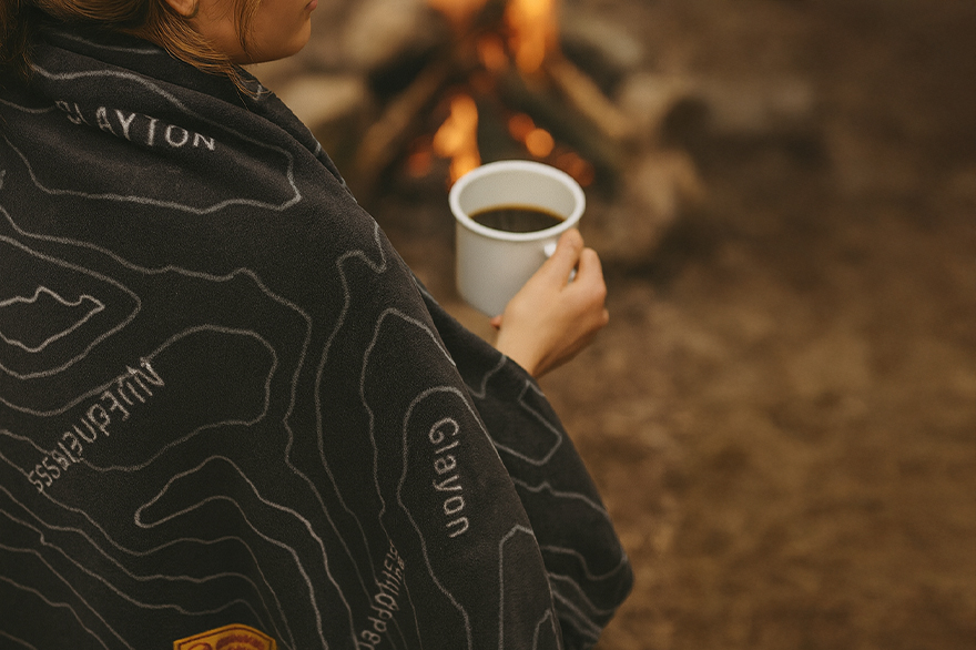 オレゴニアンキャンパー キャンプ毛布 難燃 焚き火毛布 暖か 膝掛け 肩掛け Oregonian Camper  ファイヤープルーフ ブランケット Mサイズ 毛布 キャンプ サバイバル ブッシュクラフト キャンプ 