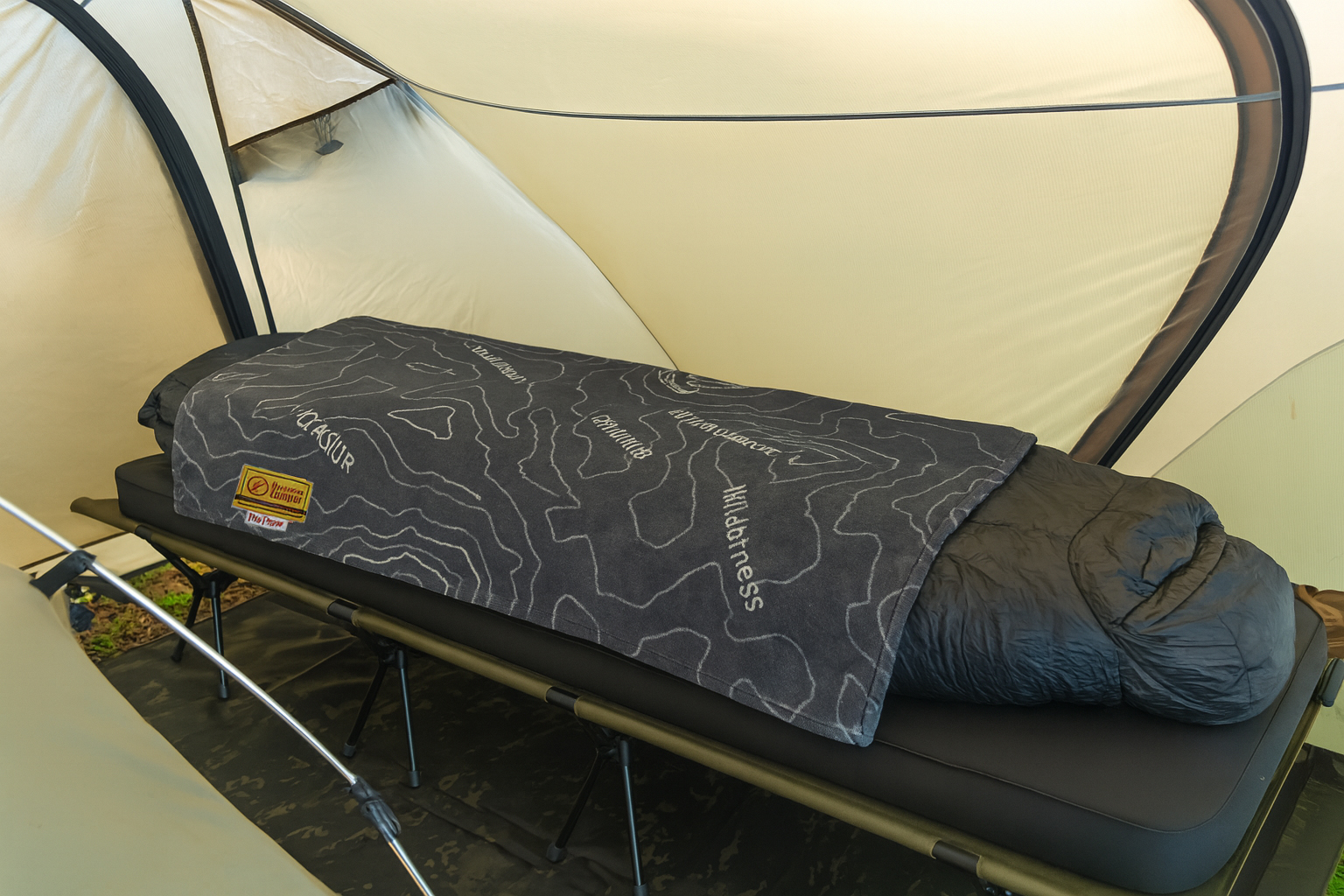 オレゴニアンキャンパー キャンプ毛布 難燃 焚き火毛布 暖か 膝掛け 肩掛け Oregonian Camper  ファイヤープルーフ ブランケット Mサイズ 毛布 キャンプ サバイバル ブッシュクラフト キャンプ 