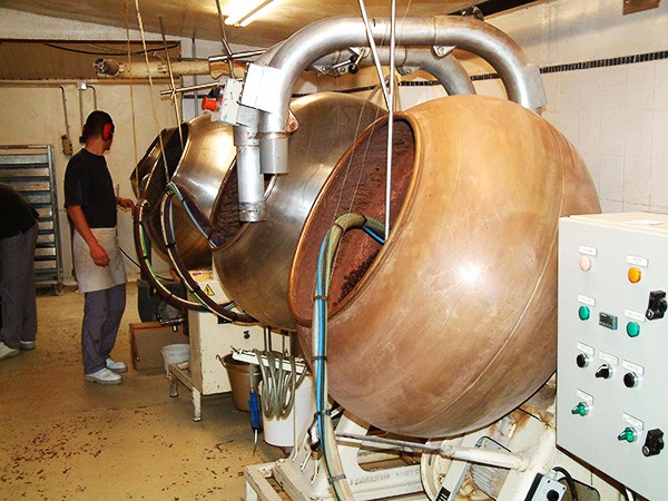 フランスの職人が手作りする貴腐ワインチョコ