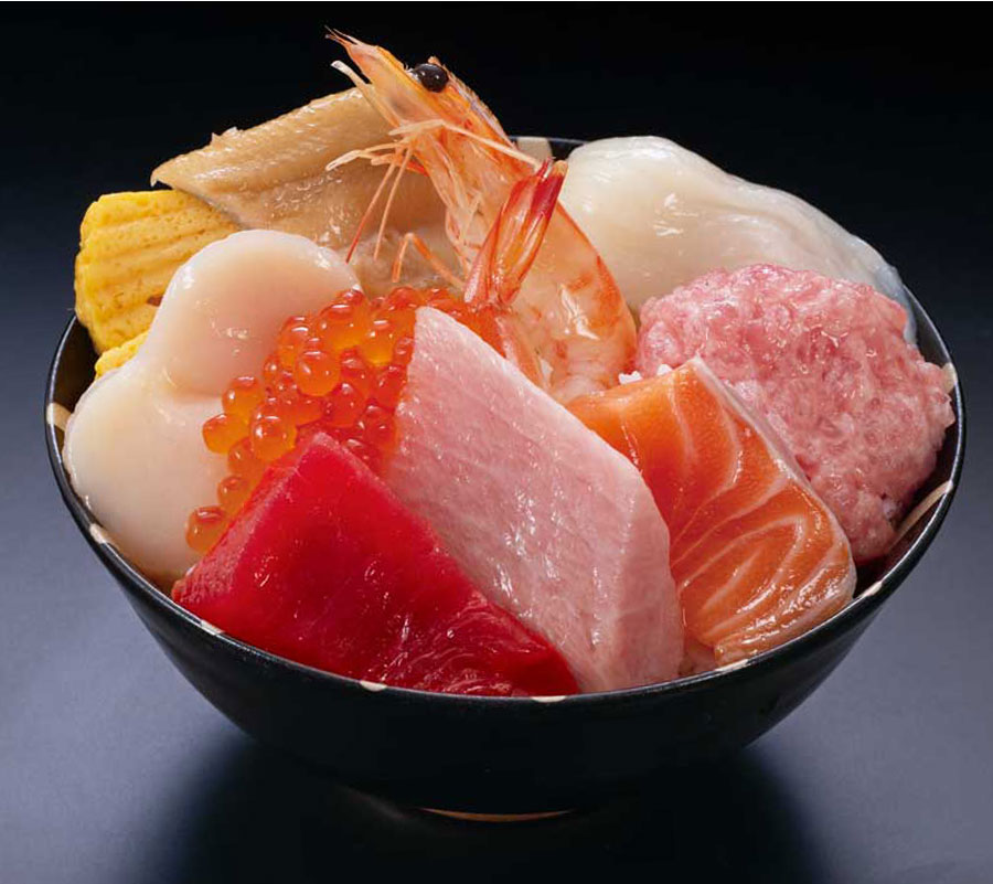 10種の魚介が入った海鮮丼セット まぐろ たたき マグロ 穴子 ホタテ貝