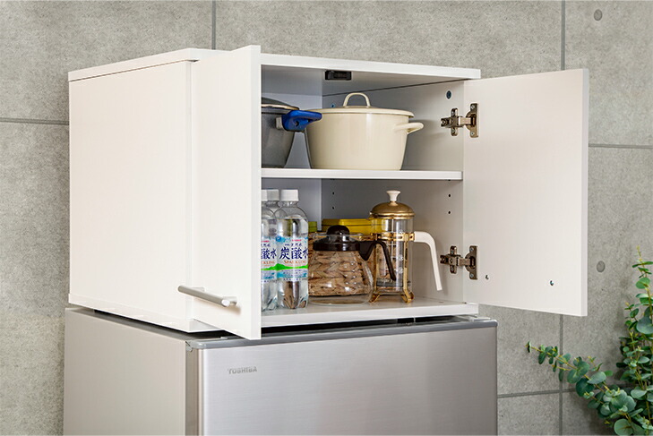 冷蔵庫の上収納ラック 冷蔵庫上置き棚 キッチンストッカー : 03823 