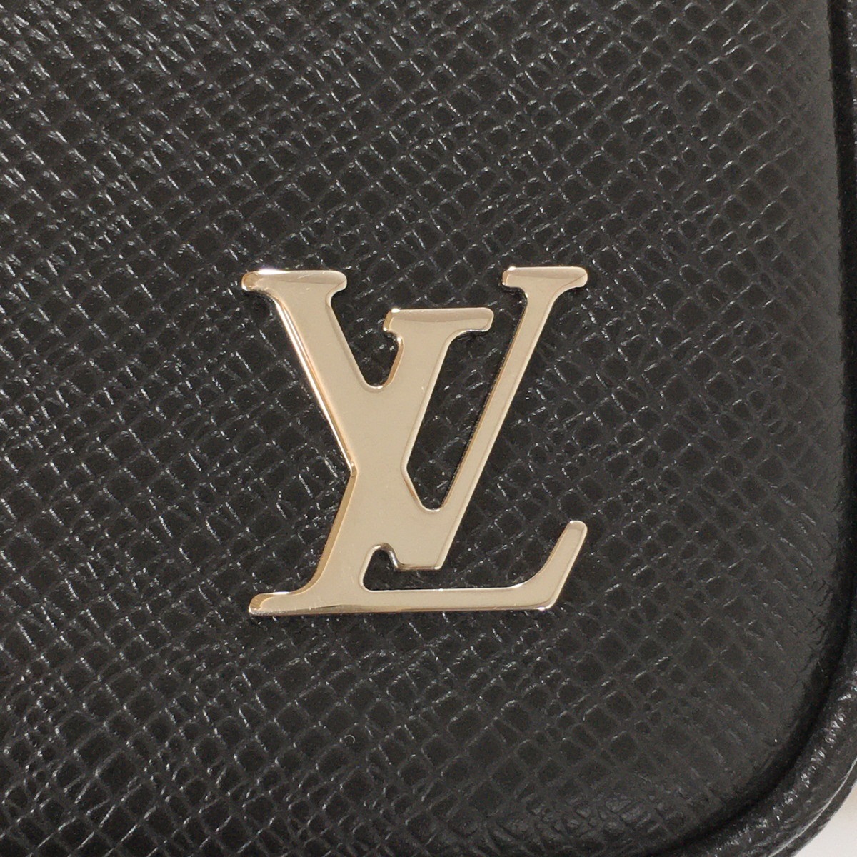 Louis Vuitton ルイヴィトン 21年〜製 ポシェット カサイ タイガ レザー セカンドバッグ ポーチ ノワール 黒 BAG M30441  バッグ