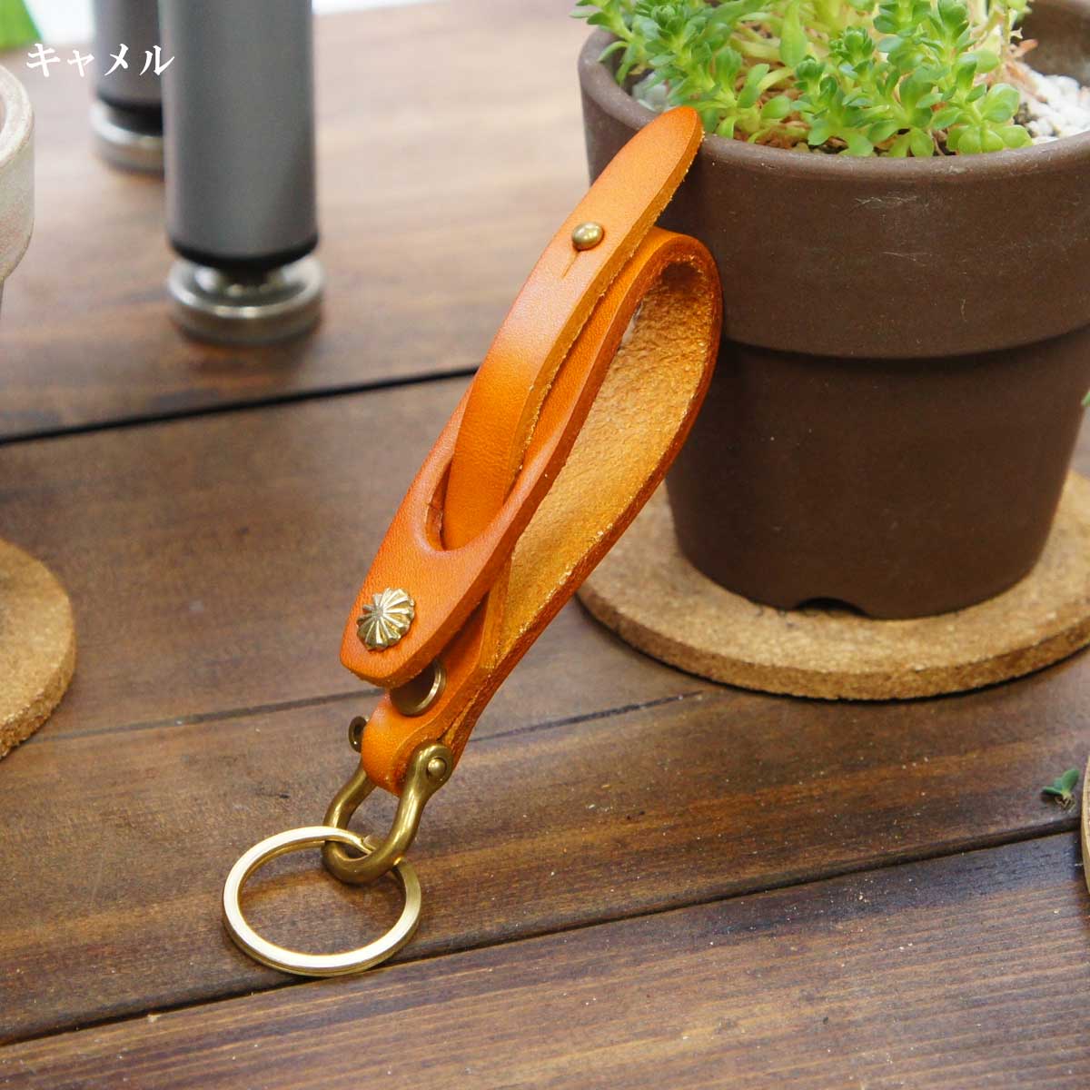 キーホルダー メンズキーホルダー ハンドメイド馬蹄シャックルレザーキーホルダー レザーキーホルダー ハンドクラフト 牛革キーホルダー アメカジ ックル |  | 02