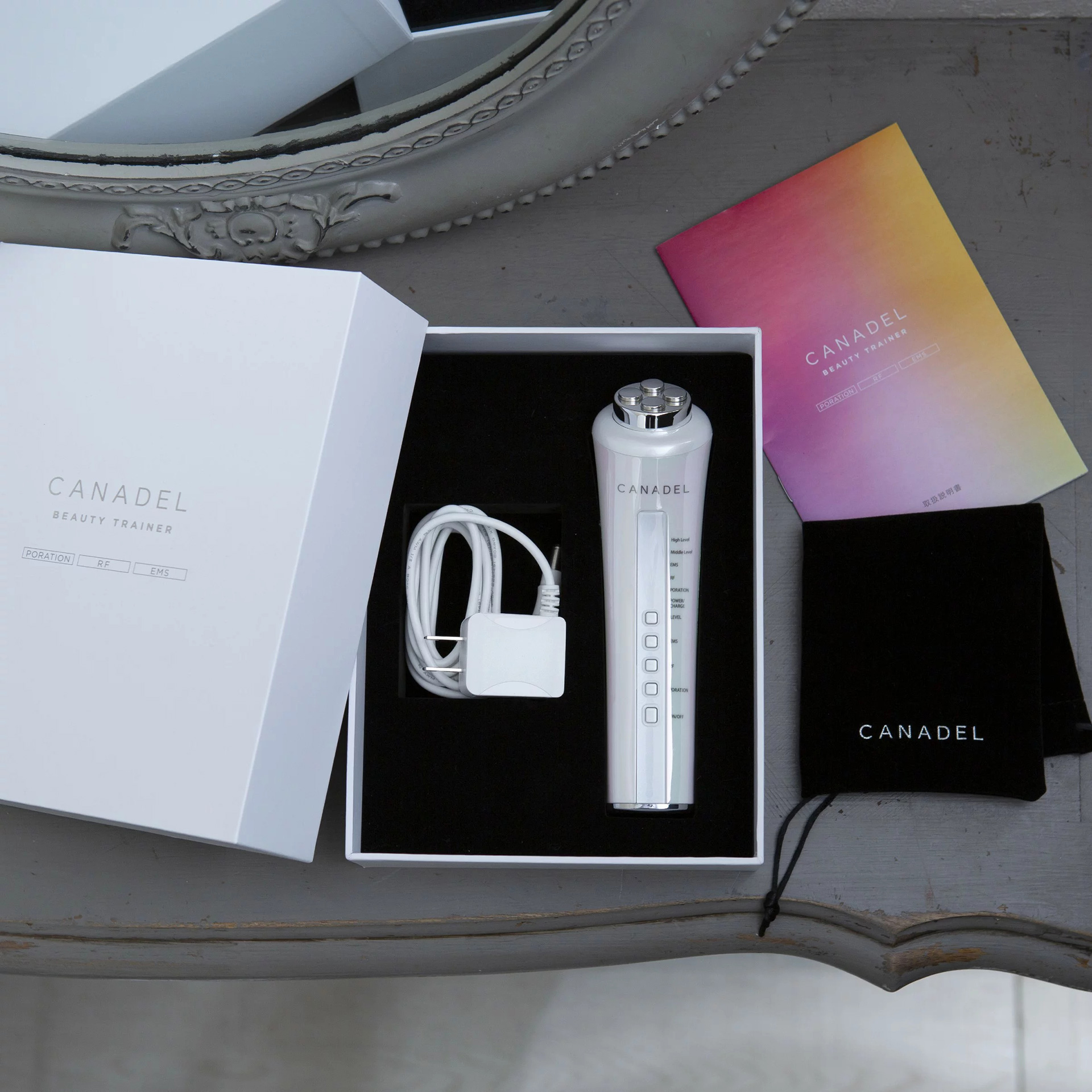 流行のアイテム カナデル 美顔器 CANADEL BEAUTY TRAINER