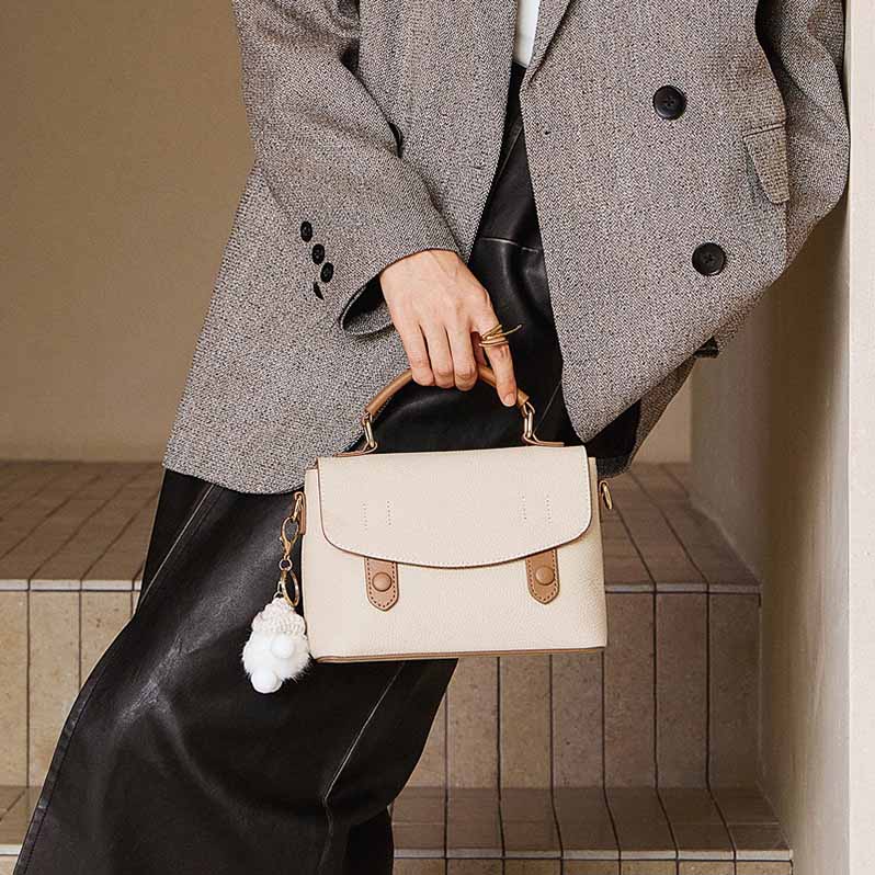 本革バッグショルダーバッグ レディース 軽量 ななめ掛け 軽い
