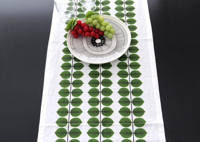 【限定デザイン】ベルトッツィ テーブルランナー 30×240 リネン ベルトッツィ テーブルクロス _ ピエノ ネーロ（140×200cm）