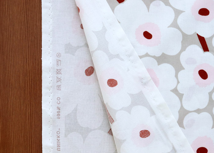 マリメッコ　Tilla Unikko ブラウス　38 ホワイト　グレー マリメッコ Tilla Unikko ブラウス 38 ホワイト グレー