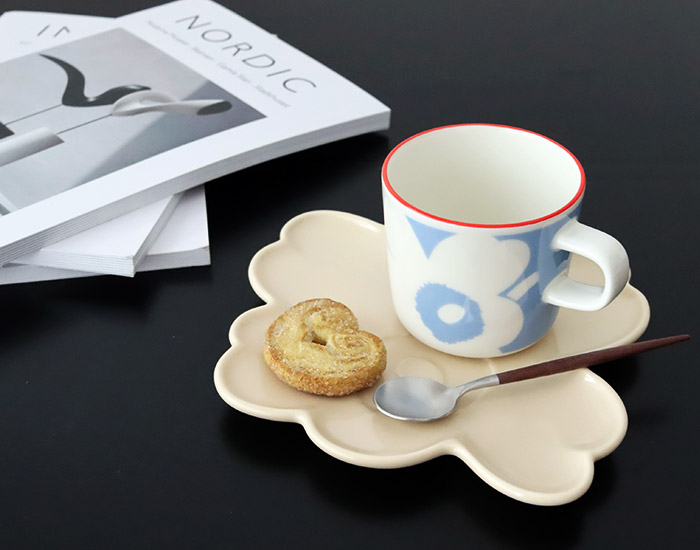 marimekko（マリメッコ） 爆買 プレート 皿 ウニッコ型 Unikko Shape
