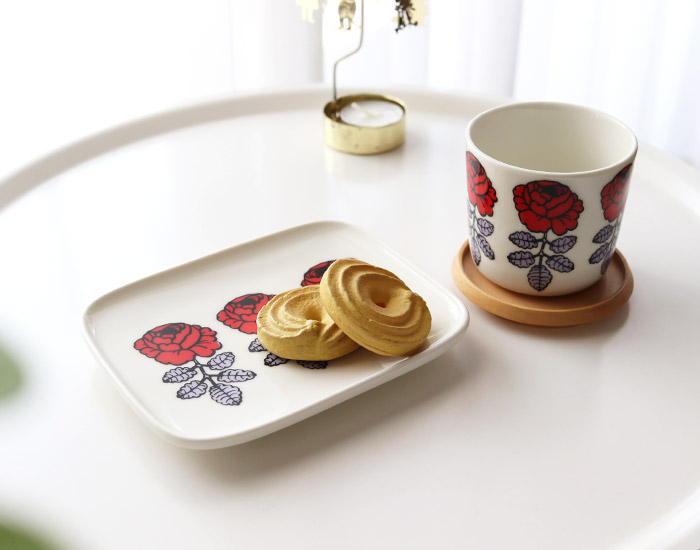 marimekko（マリメッコ） 爆買 プレート 皿 ヴィヒキルース Vihkiruusu