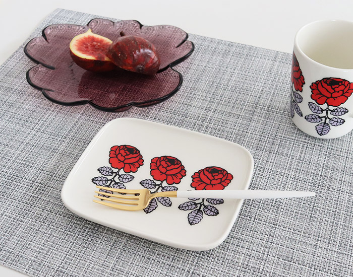 marimekko（マリメッコ） 爆買 プレート 皿 ヴィヒキルース Vihkiruusu
