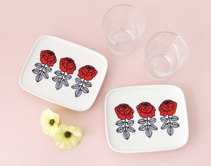 marimekko（マリメッコ） 爆買 プレート 皿 ヴィヒキルース Vihkiruusu