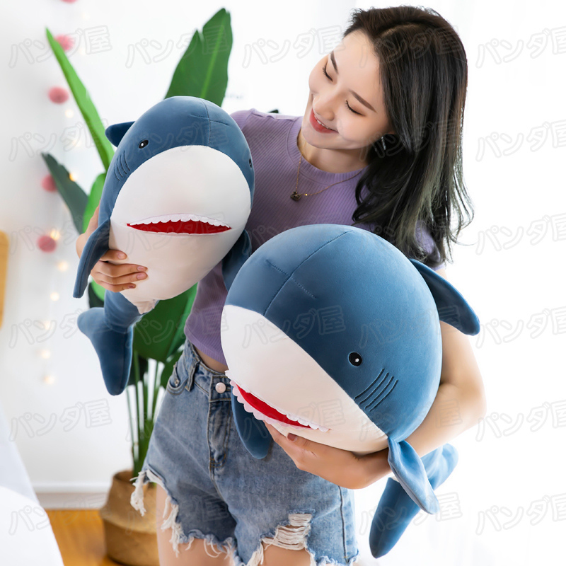 新品　だいなそんでかＢＩＧ　シャーク先輩　だいなそん　ぬいぐるみ　抱き枕 楽天市場】ぬいぐるみ 大きい シャーク ソフトトイ サメ