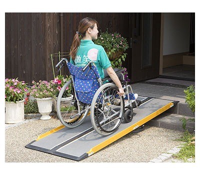 車いす用スロープ 段ない・ス 628-100 長さ260cm シコク｜車いす