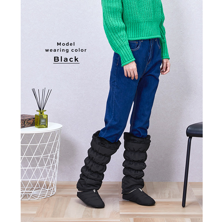 定番のブラックはどんな服装にも馴染みます