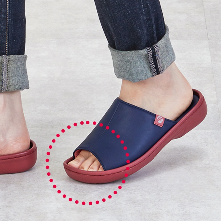 つま先ガード仕様で安心