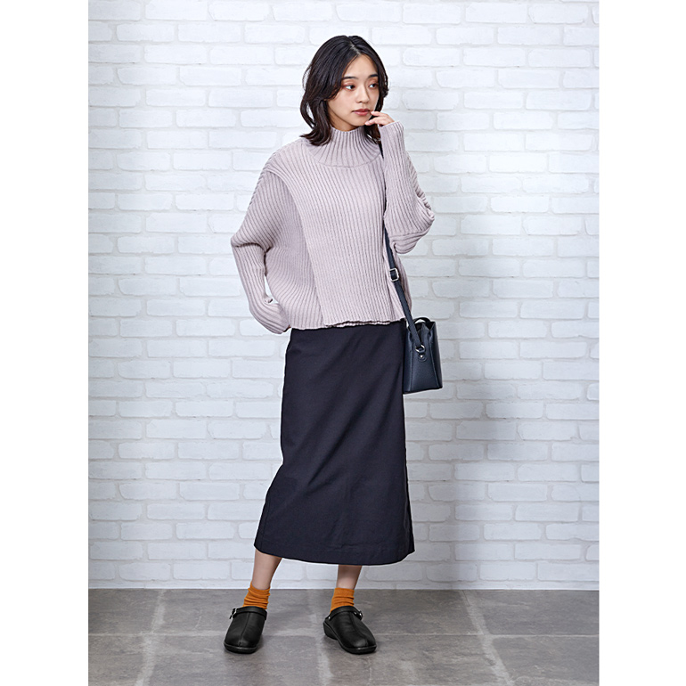 どんなコーデにも合わせやすい、シンプルで落ち着いたデザイン