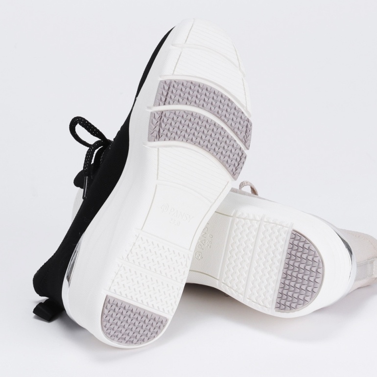 足への負担が少ない軽量設計EVAコンプレッションソール