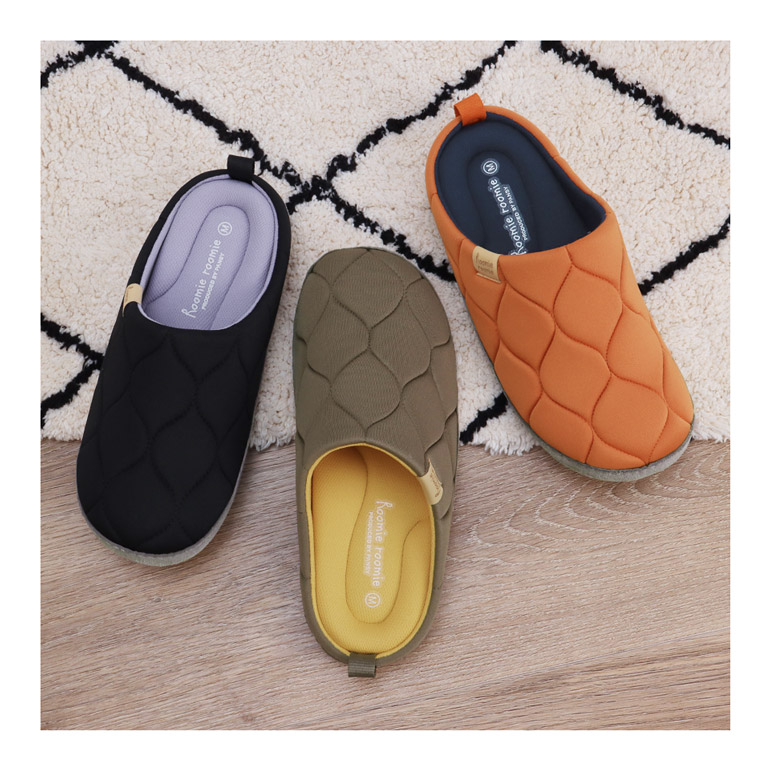 黒・赤の２カラーから選べる