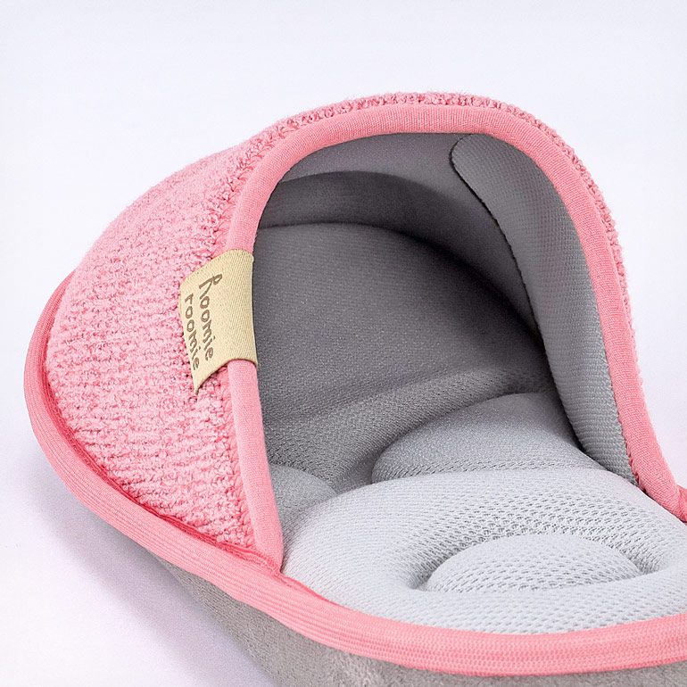 甲裏のクッションで履き心地もふんわり軽やか