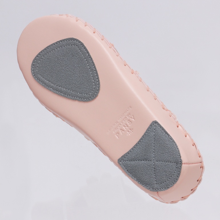 滑り止め付きなのでスイスイ歩きやすい