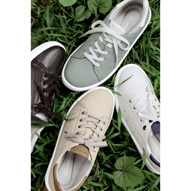 グリーン くすみカラー カッコイイ