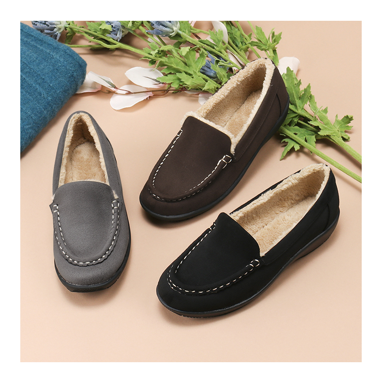 ふわふわのファーでつま先まで暖かい