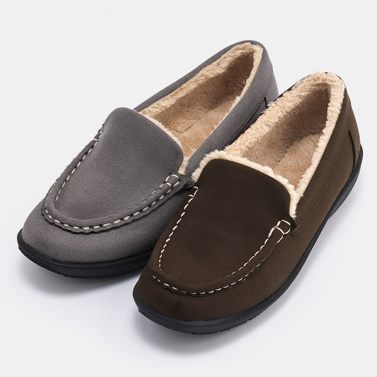 【ポイント1】撥水加工で雨や雪の日も安心