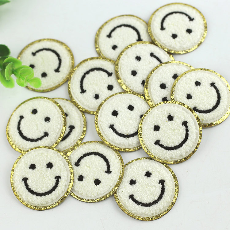 ワッペン スマイル キラキラ 刺繍 アイロン キャラクター ニコちゃん