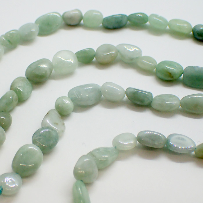 約40cmタンブル連 ヒスイ グリーンジェイド 粒 約4*9mm 連売り サザレ