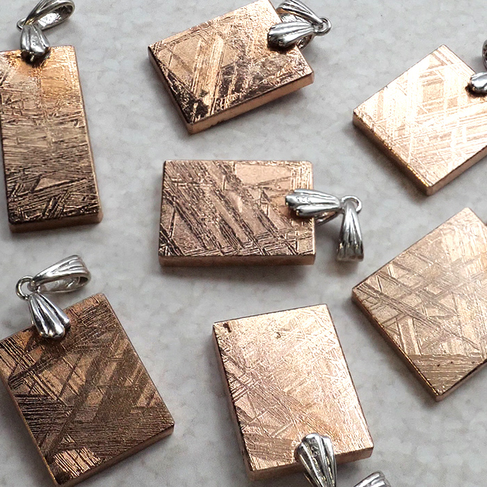 ギベオン ペンダントトップ 長方形 ピンクゴールド 1個売り メテオ