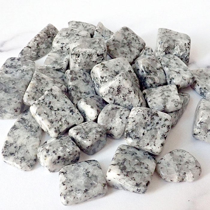 日本銘石 さざれ (58) サファイア天山石 穴なし 約100g 天然石