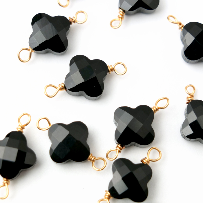 K14GF／1個売り】オニキス クローバーカット 天然石チャーム 約18×10mm