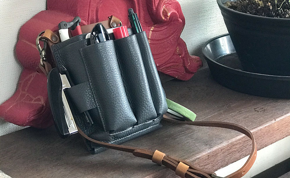 クロスステッチ❤︎マルチケース】本革ホック サモイロフ