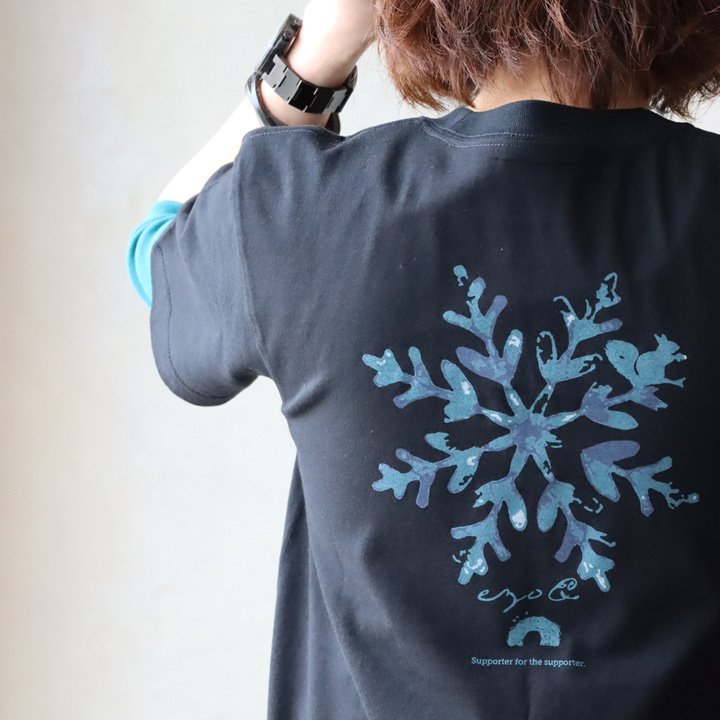 tシャツ 半袖 メンズ レディース コットン 綿100％ カジュアル 雪 結晶 バック プリント ボックスシルエット パティ ezo＆ エゾト (メール便50) | PATY | 01