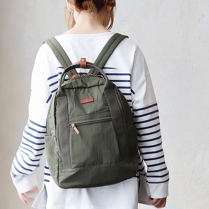 toleur トーラ リュック 鞄 バッグ レディース ナイロン 無地 タフ しっかり生地 牛革 カウレザー 切り替え ポケット多い 8ポケット 収納 軽い パティ | PATY | 01