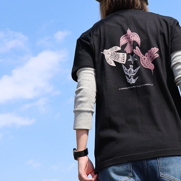 tシャツ 半袖 メンズ レディース コットン 綿100％ カジュアル カララクカムイ アイヌ バック プリント ボックスシルエット パティ ezo＆ エゾト (メール便50) | PATY | 01