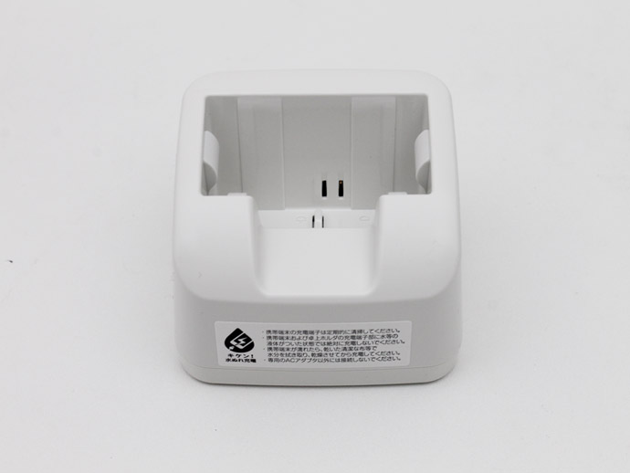 NTTドコモ らくらくスマホ 純正卓上ホルダ F49 と ACアダプタのセット NTT docomo NTTドコモ 卓上ホルダ F49 ARROWS ケータイ F-05G F