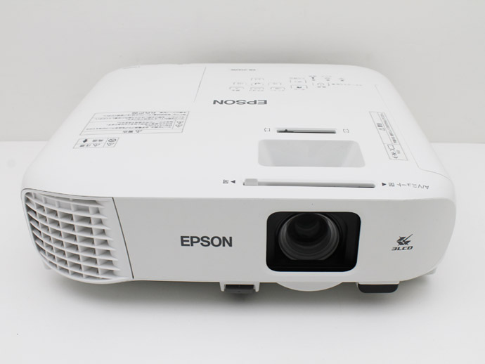 EPSON EB-2142W プロジェクター本体　使用時間: 2012h エプソン（EPSON） プロジェクター EB-2142W 4,200ルーメン 撮影時点で