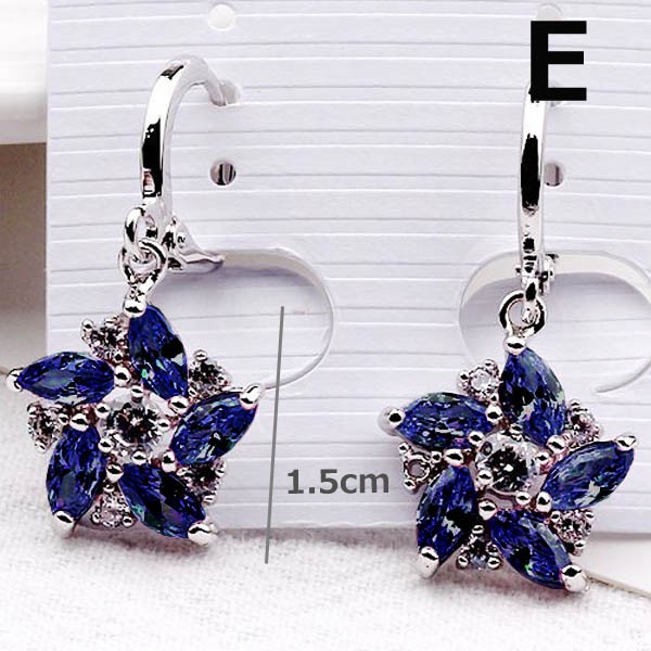 ワンコインセール スワロクリスタルピアス ドロップピアス 揺れる