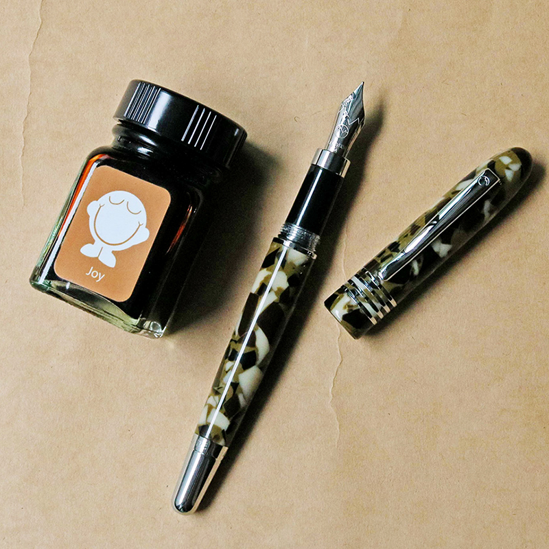 公式【廃番特価】【MONTEVERDE】モンテベルデ マウンテン Mountains Of The World 万年筆 両用式 キリマンジャロ デナリ エベレスト ヴェスビオ 樹脂 筆記具｜pellepenna｜02