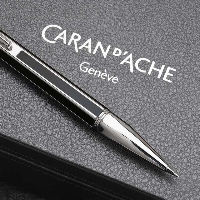 カランダッシュ　バリアスシリーズ　ボールペン　チャイニーズラッカー　黒 新品)CARAN d'ACHE カランダッシュ ボールペン バリアス